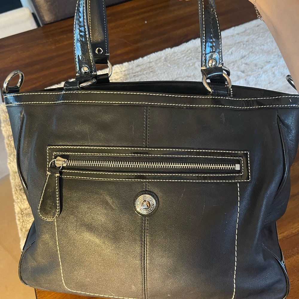Large Beautiful Coach “Laura” Black Leather Tote/Bag